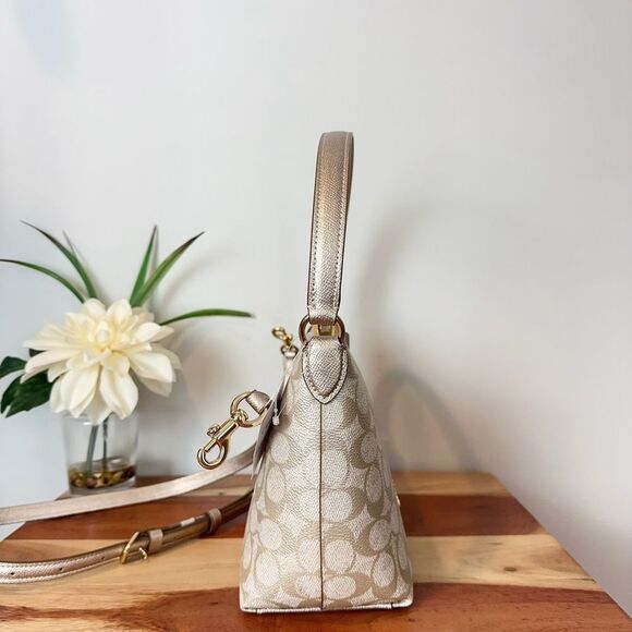 NWT Coach Zip Top Shoulder Bag In Signature Canvas - Picture 2 of 7